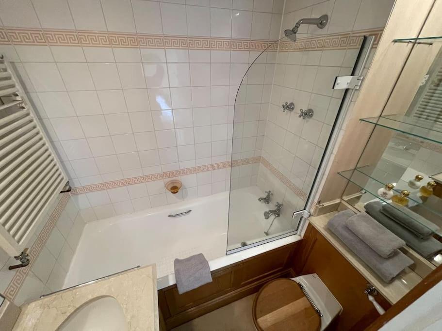 Circus Mews Townhouse:2 Beds:2 En-Suite Baths:Parking:City Centre:Quiet Area Exterior photo